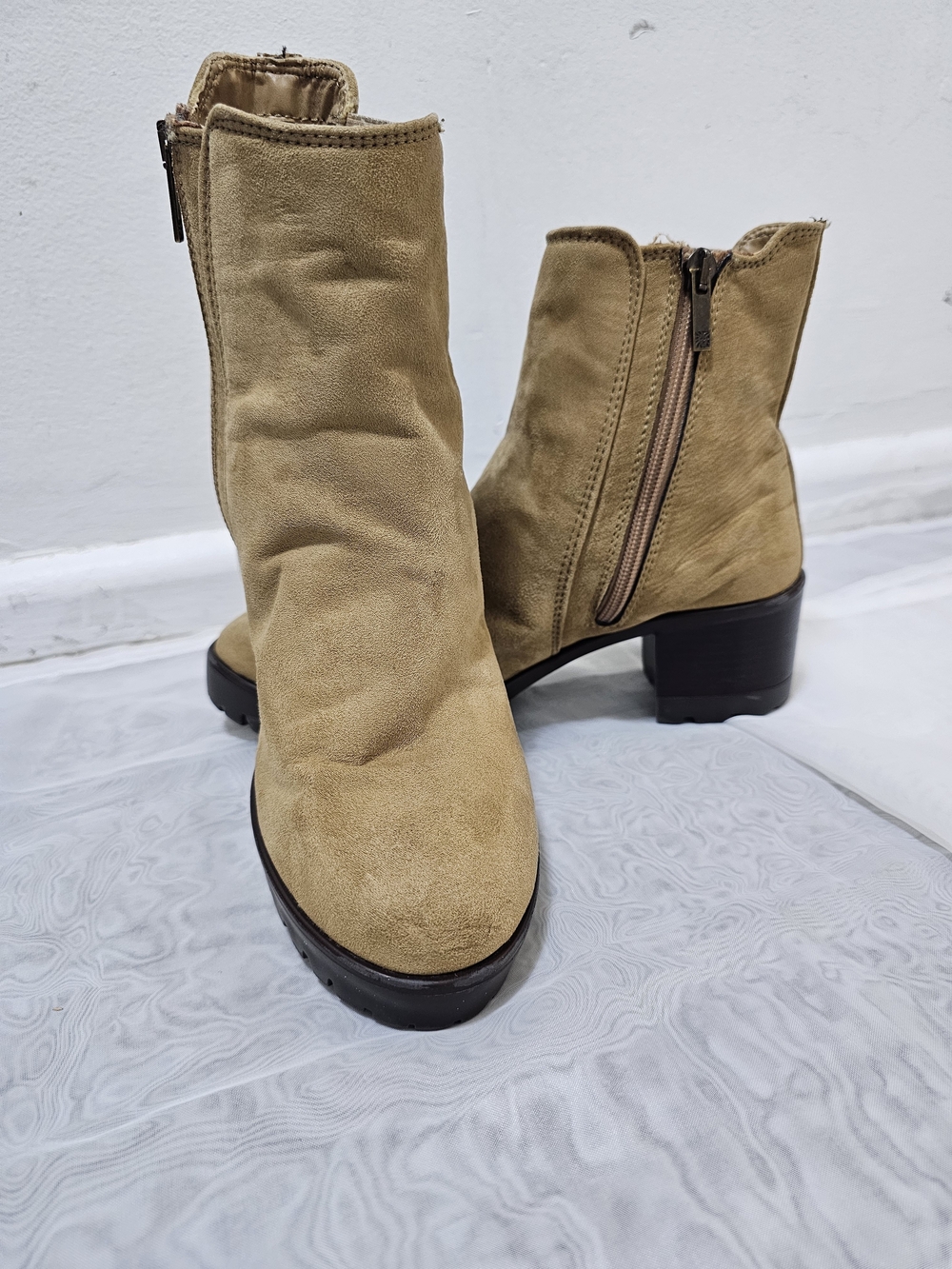 Anne Klein iFlex Akariella Cognac Zip Comfort Ankle Bootie Lug Sole US 8 M